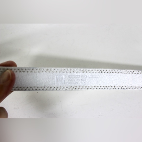 Pearlized White Narrow Leather Belt with Purple Mauve Topstitching Shimmer - Picture 3 of 8